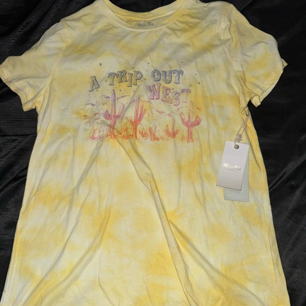 Miss Me Yellow Short Sleeve Tee Casual Fit